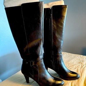 Ladies Antonio Melani Boots. Size 10 medium.